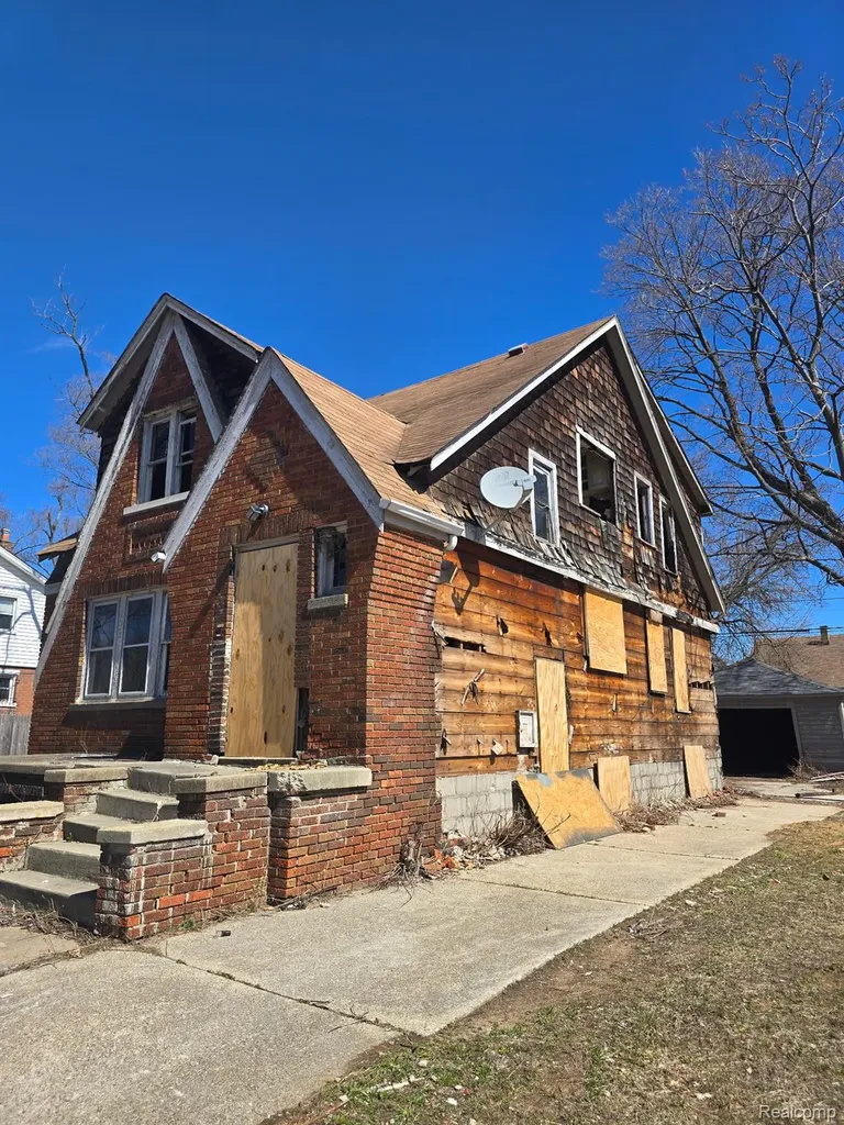 15724 Lesure Street Detroit City MI 48227