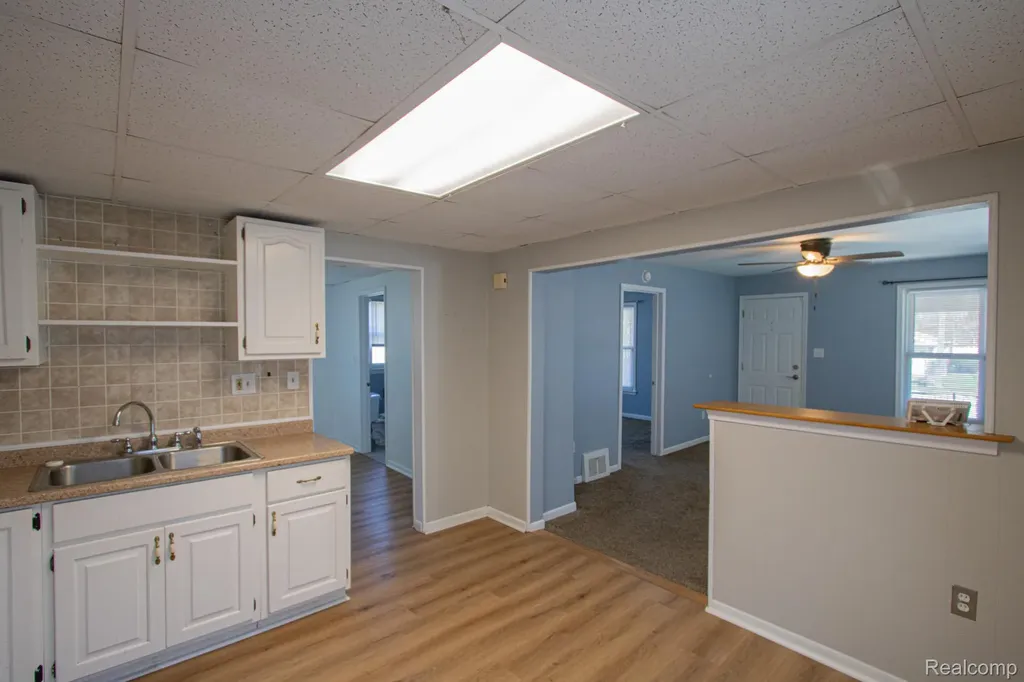 22871 Hayes Avenue Eastpointe City MI 48021