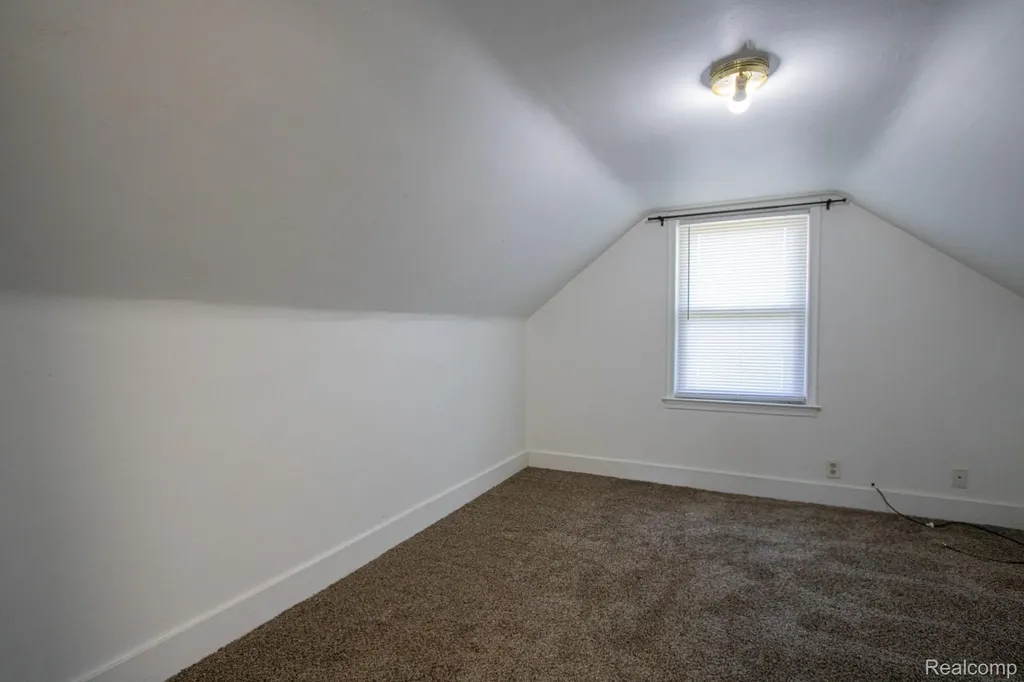 22871 Hayes Avenue Eastpointe City MI 48021
