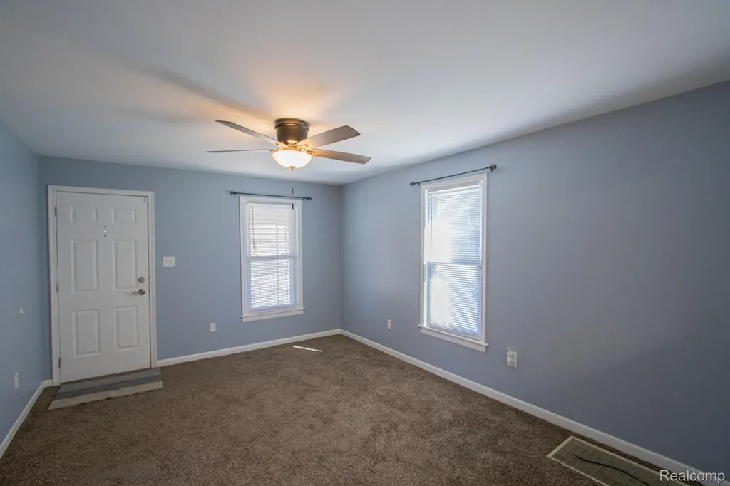 22871 Hayes Avenue Eastpointe City MI 48021