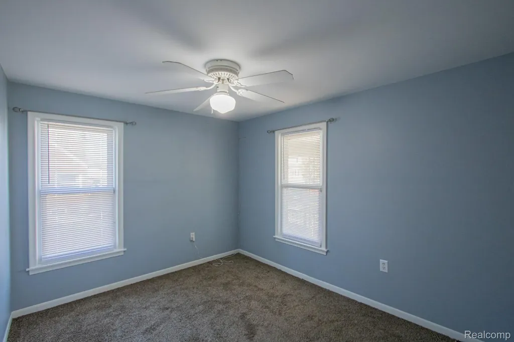 22871 Hayes Avenue Eastpointe City MI 48021