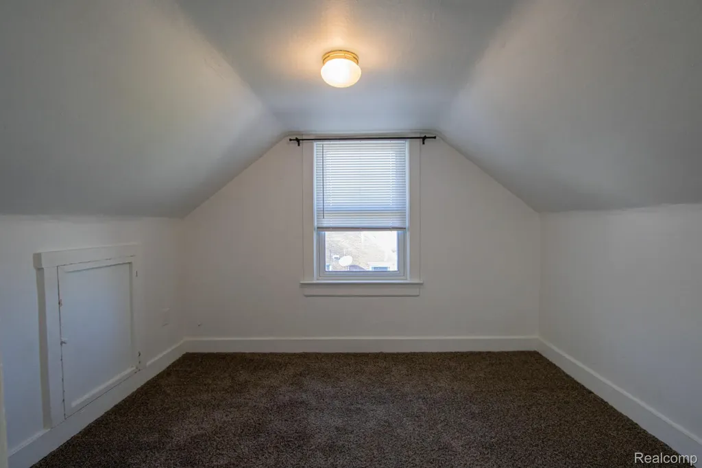 22871 Hayes Avenue Eastpointe City MI 48021