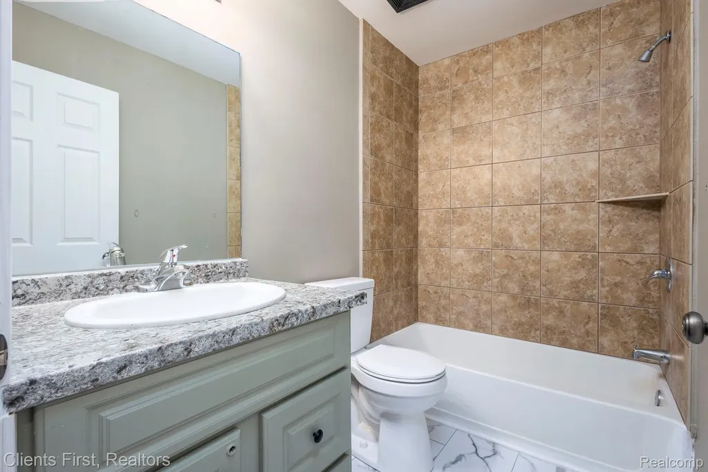 41351 N Maplewood Drive Canton Charter Township MI 48187