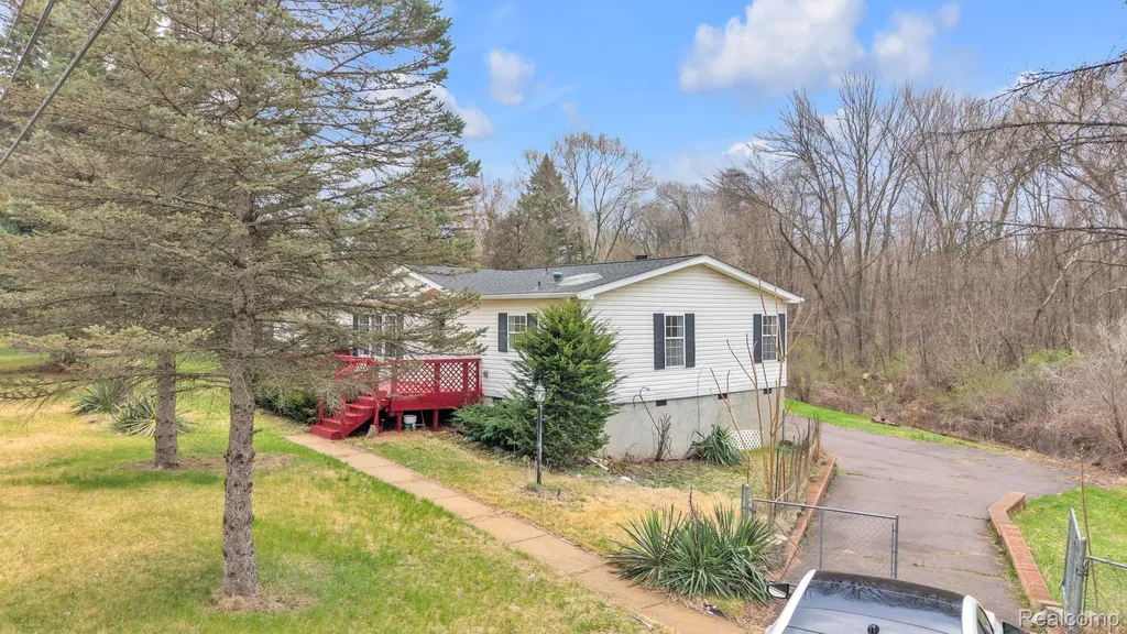 36085 Wick Road Romulus City MI 48174