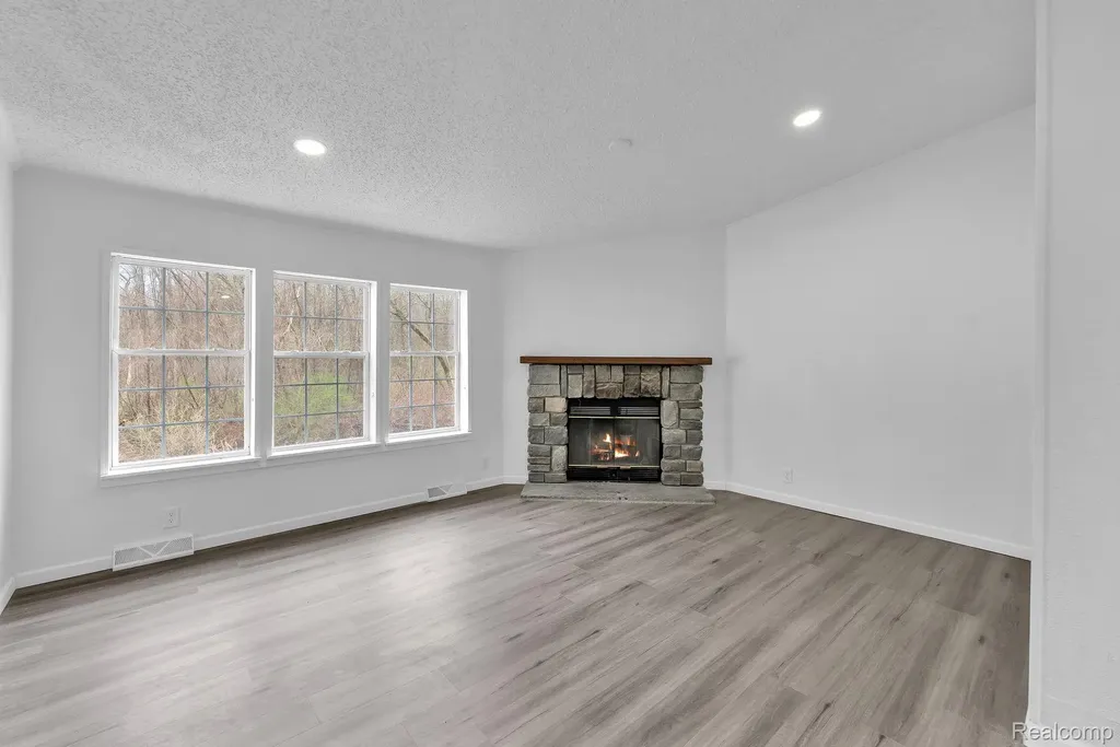 36085 Wick Road Romulus City MI 48174