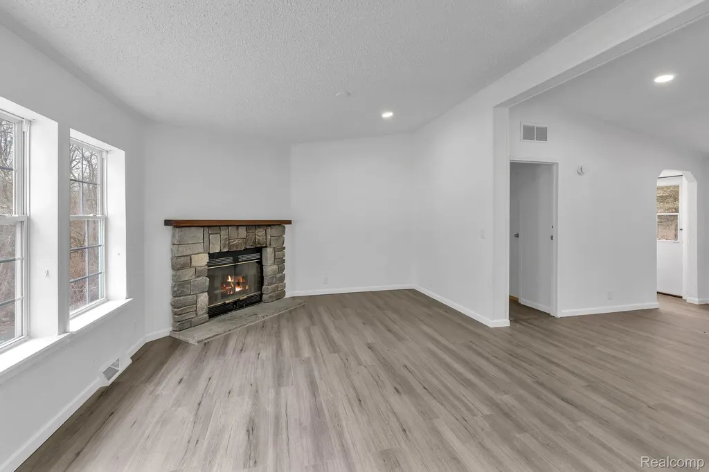 36085 Wick Road Romulus City MI 48174