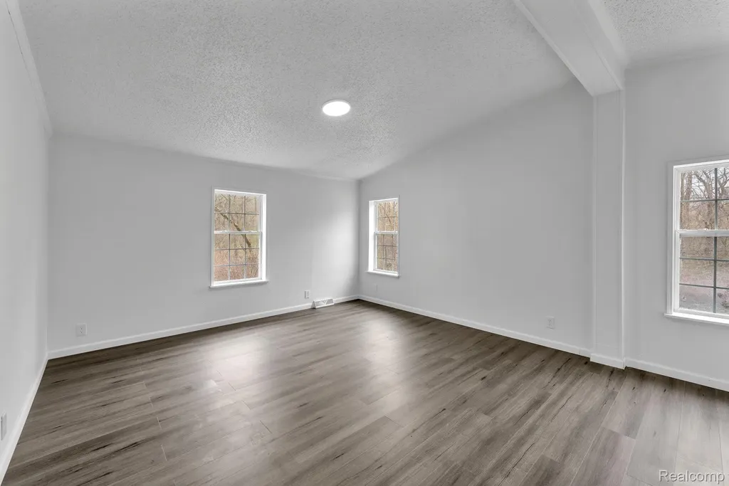36085 Wick Road Romulus City MI 48174