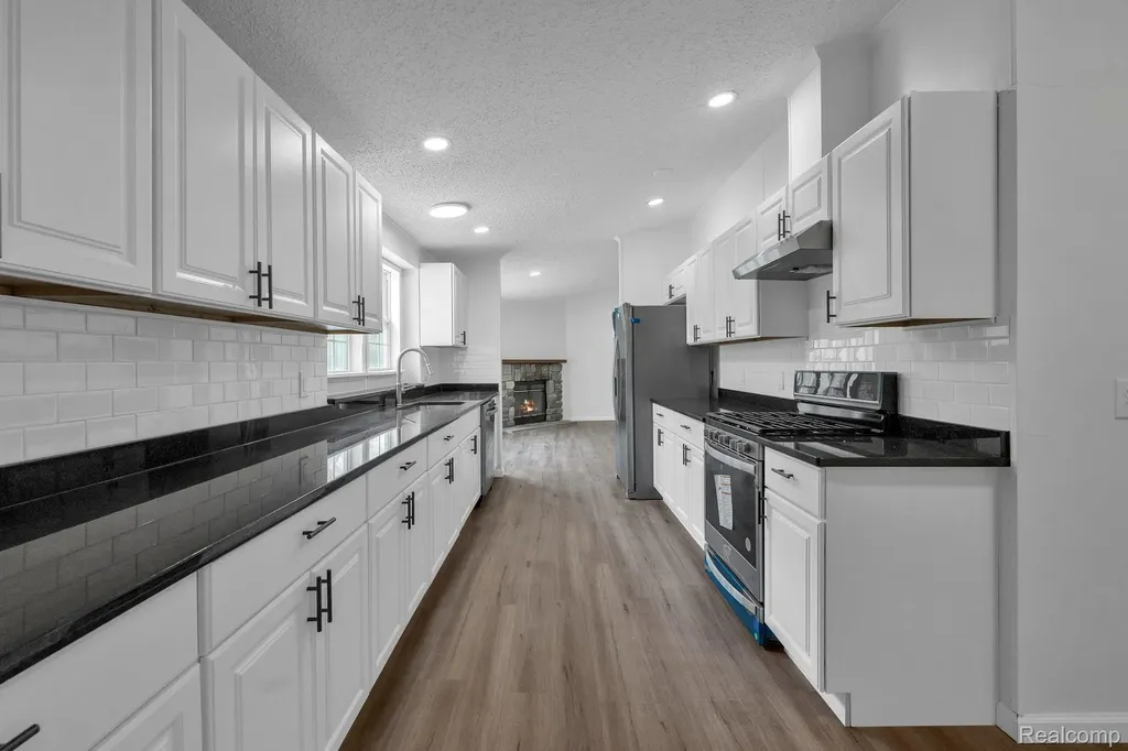 36085 Wick Road Romulus City MI 48174