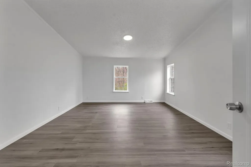 36085 Wick Road Romulus City MI 48174