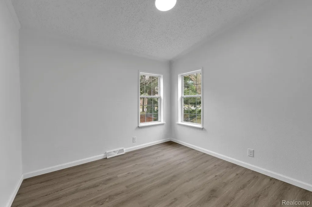 36085 Wick Road Romulus City MI 48174