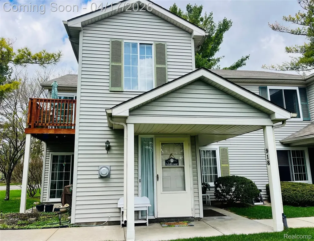 920 Saybrook Waterford Charter Township MI 48327