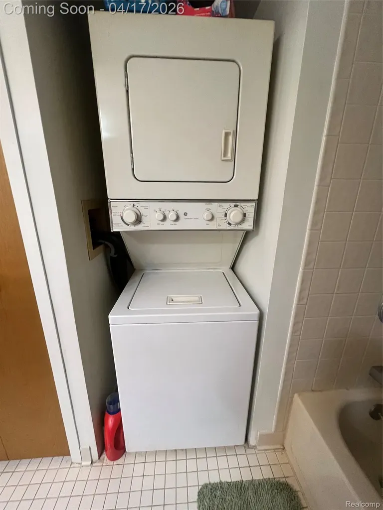 920 Saybrook Waterford Charter Township MI 48327