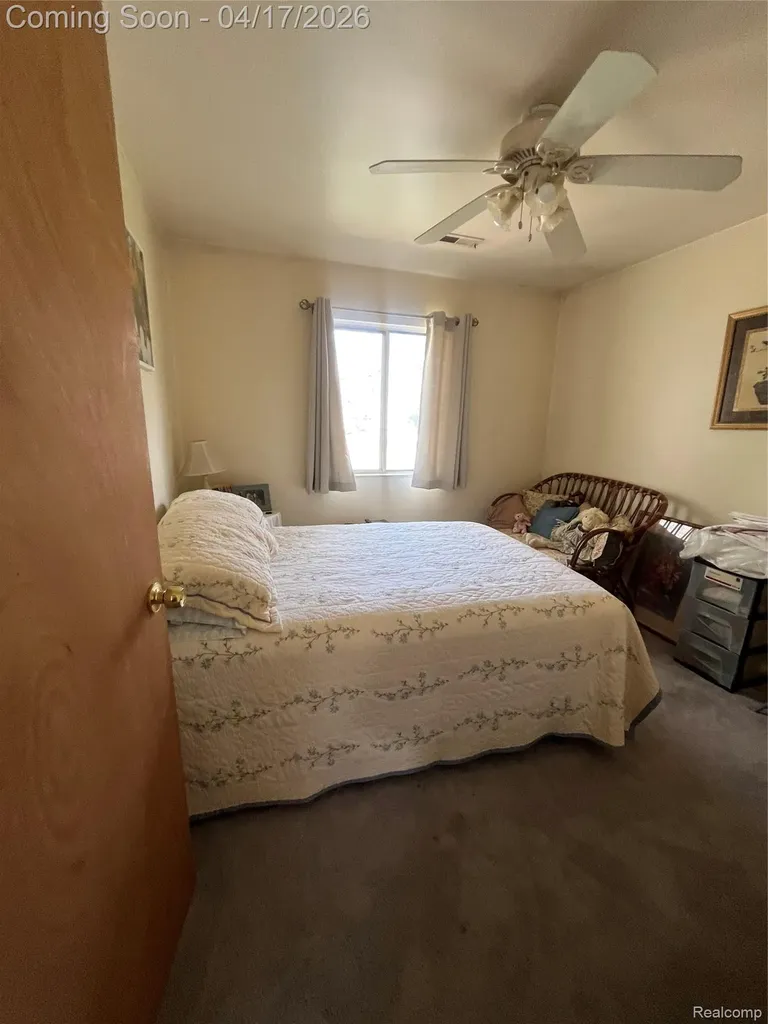 920 Saybrook Waterford Charter Township MI 48327