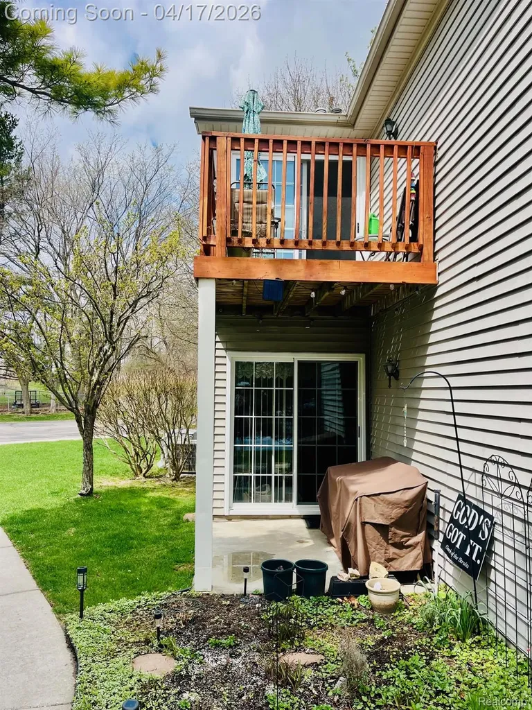 920 Saybrook Waterford Charter Township MI 48327