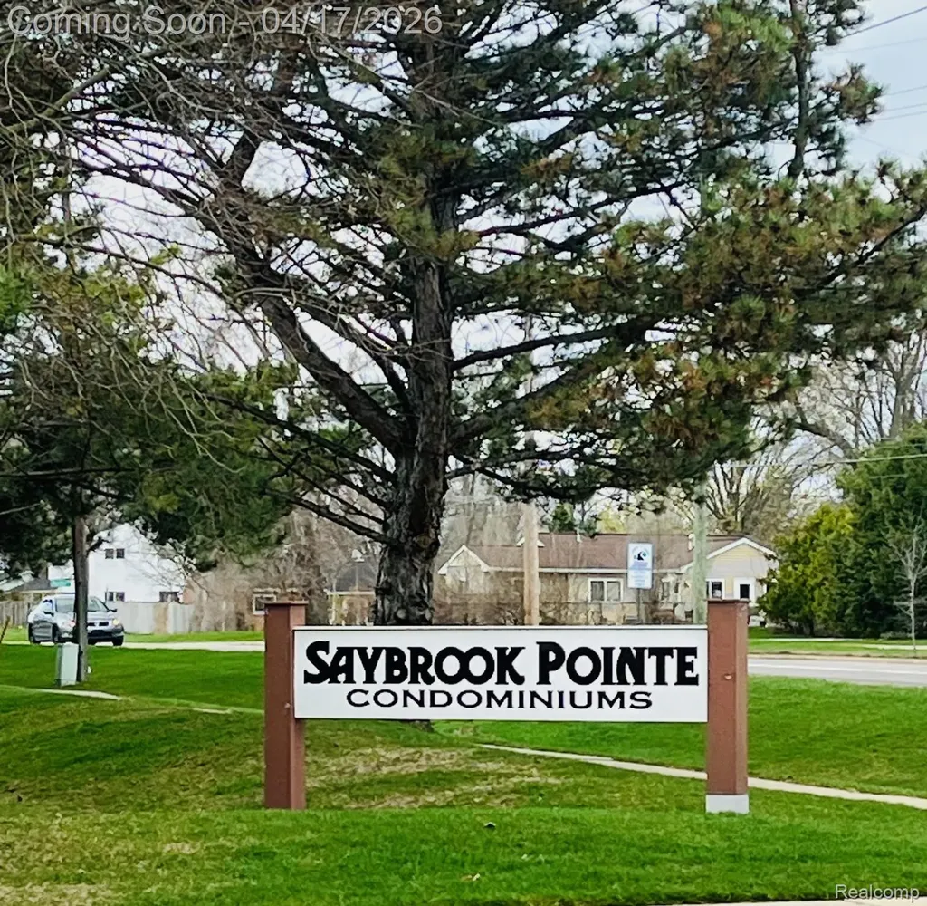 920 Saybrook Waterford Charter Township MI 48327