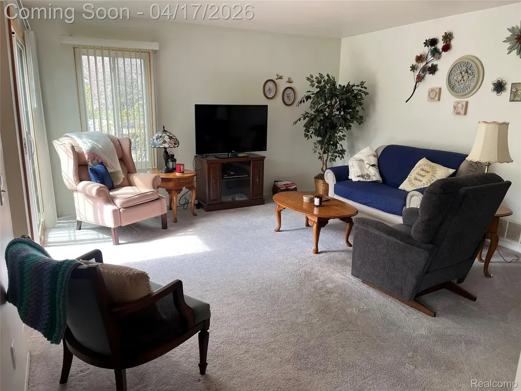 920 Saybrook Waterford Charter Township MI 48327