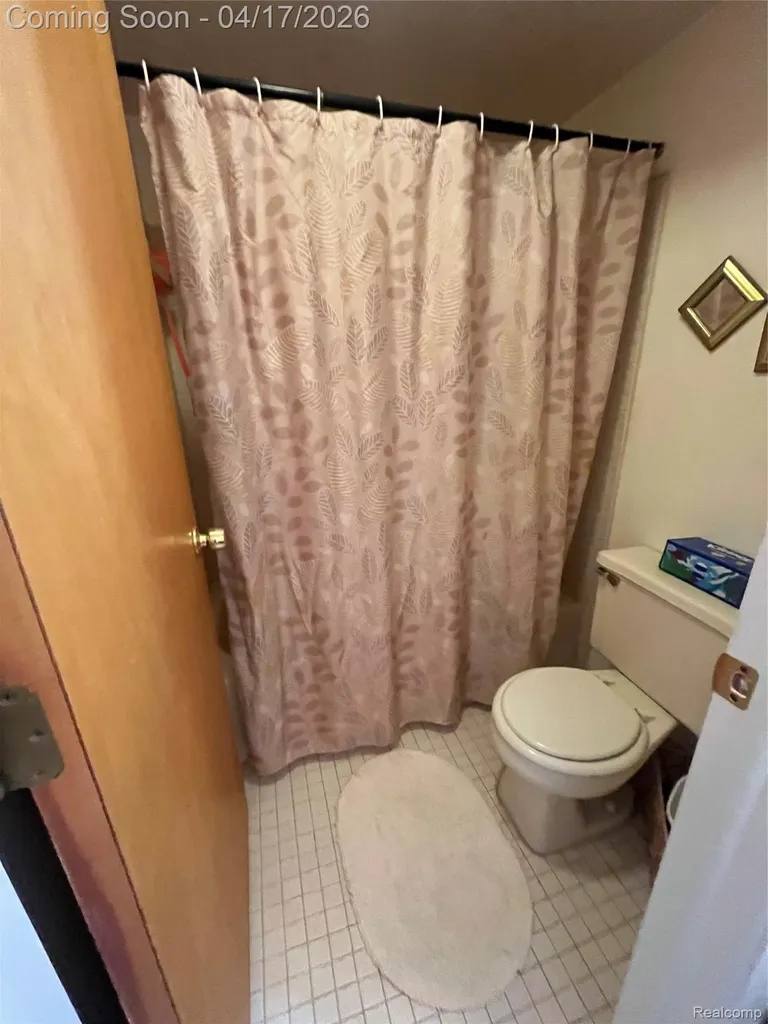 920 Saybrook Waterford Charter Township MI 48327
