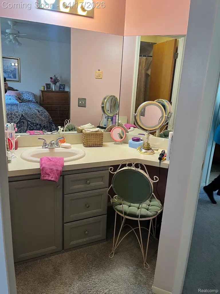 920 Saybrook Waterford Charter Township MI 48327