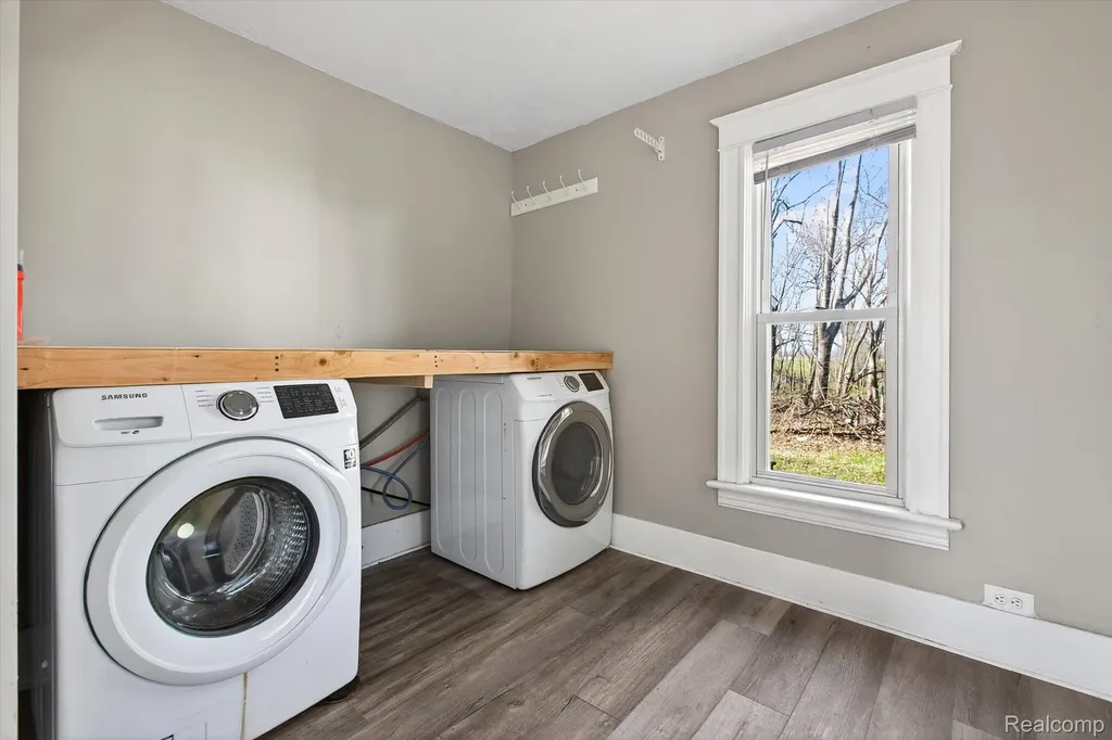 3823 Oxbow Road Sodus Township MI 49126