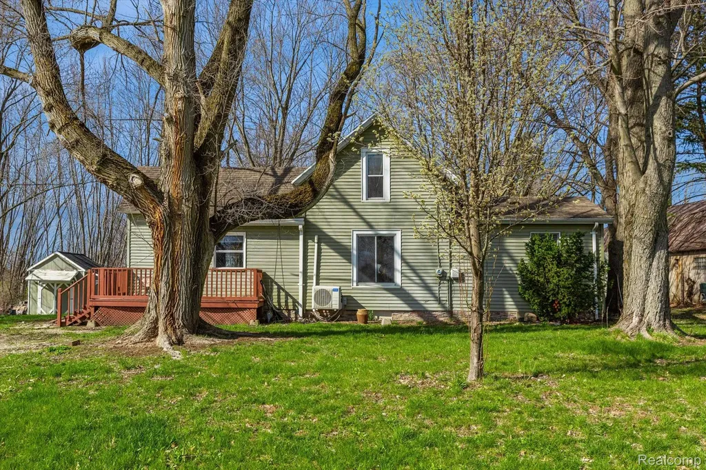3823 Oxbow Road Sodus Township MI 49126