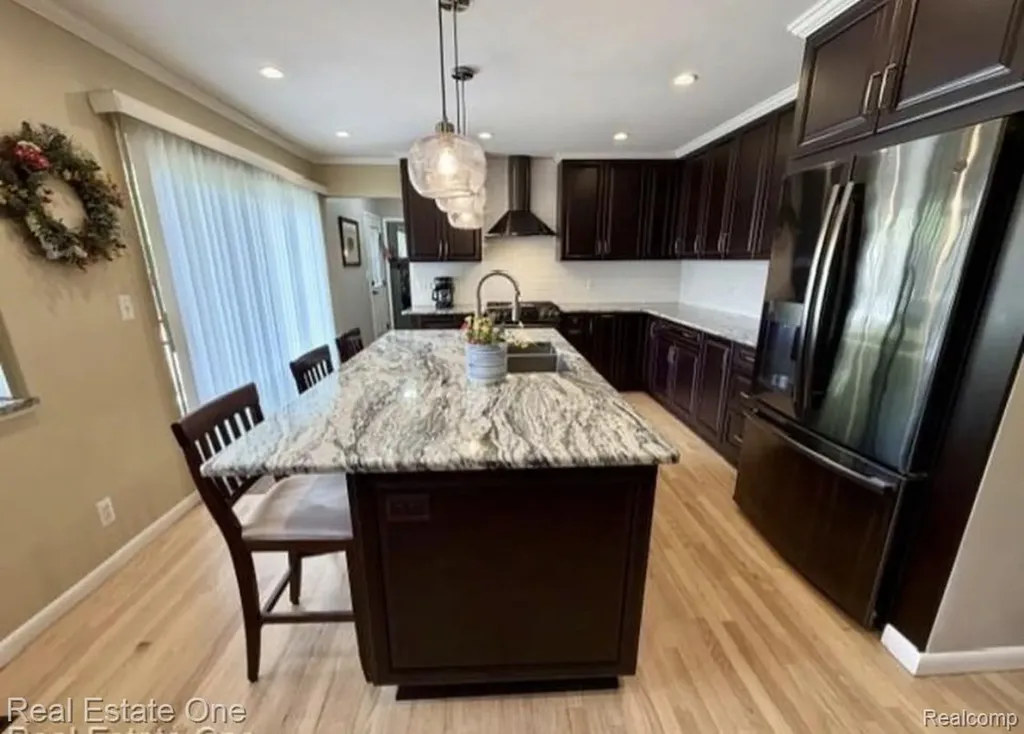 1115 Torpey Drive Troy City MI 48083