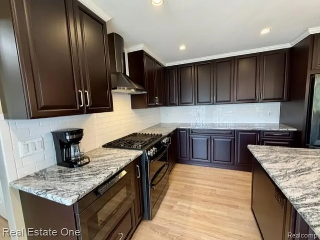 1115 Torpey Drive Troy City MI 48083