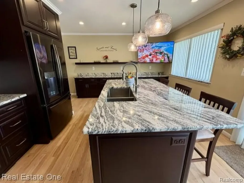 1115 Torpey Drive Troy City MI 48083