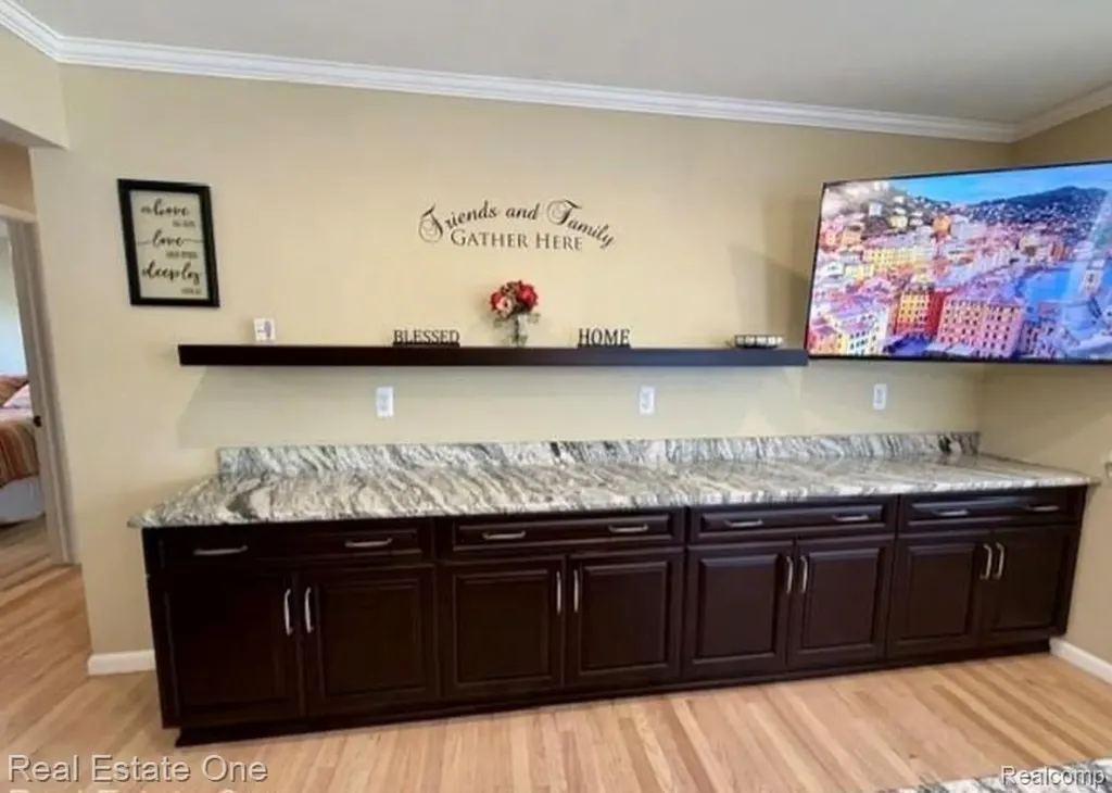 1115 Torpey Drive Troy City MI 48083