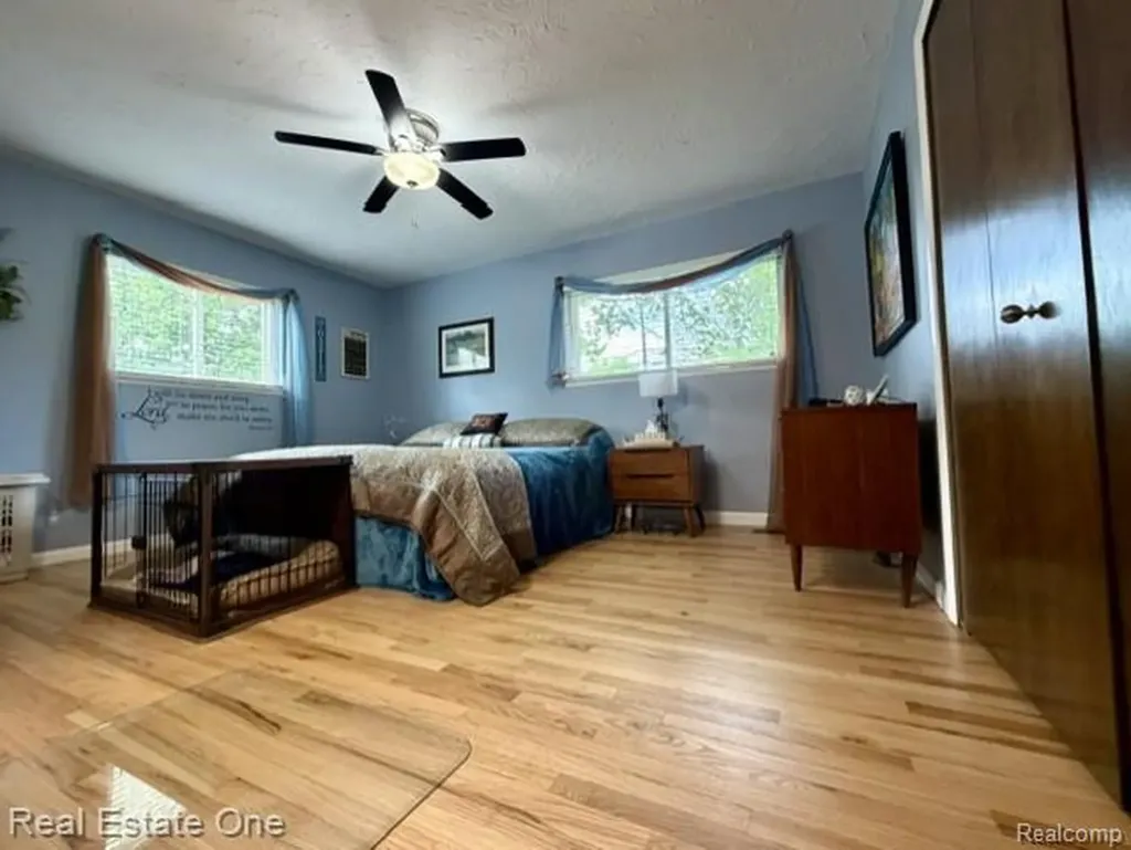 1115 Torpey Drive Troy City MI 48083