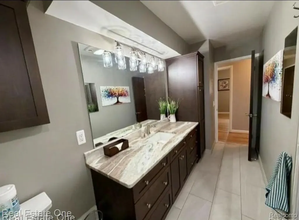 1115 Torpey Drive Troy City MI 48083