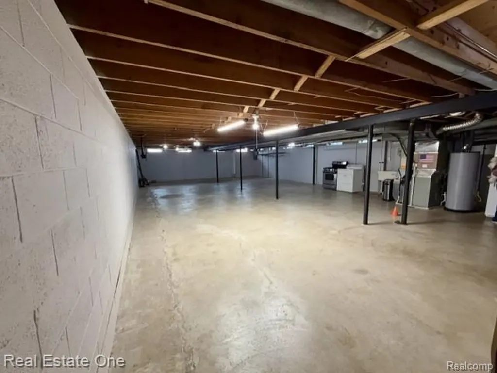 1115 Torpey Drive Troy City MI 48083
