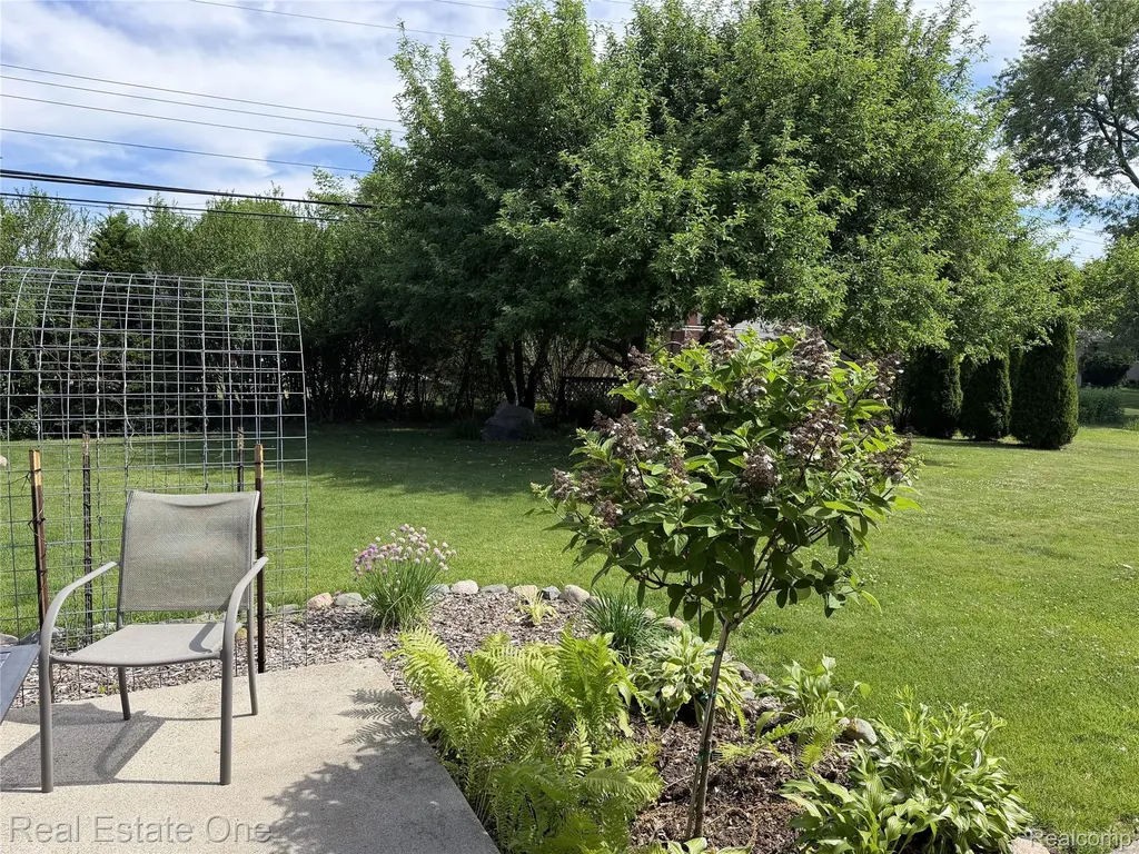 1115 Torpey Drive Troy City MI 48083