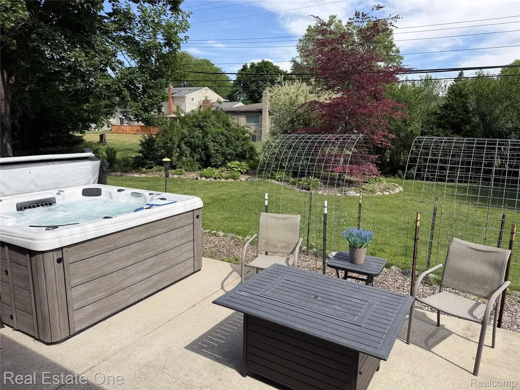 1115 Torpey Drive Troy City MI 48083