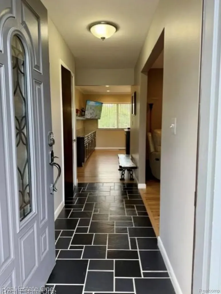 1115 Torpey Drive Troy City MI 48083