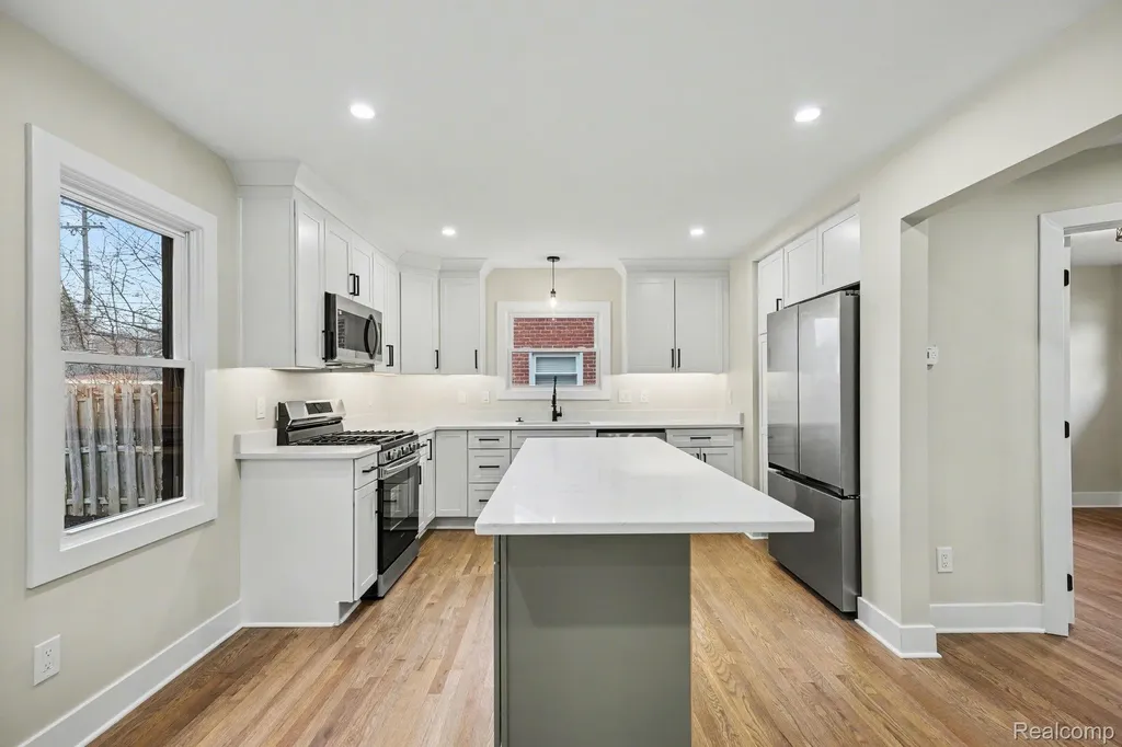 327 Normandy Road Royal Oak City MI 48073