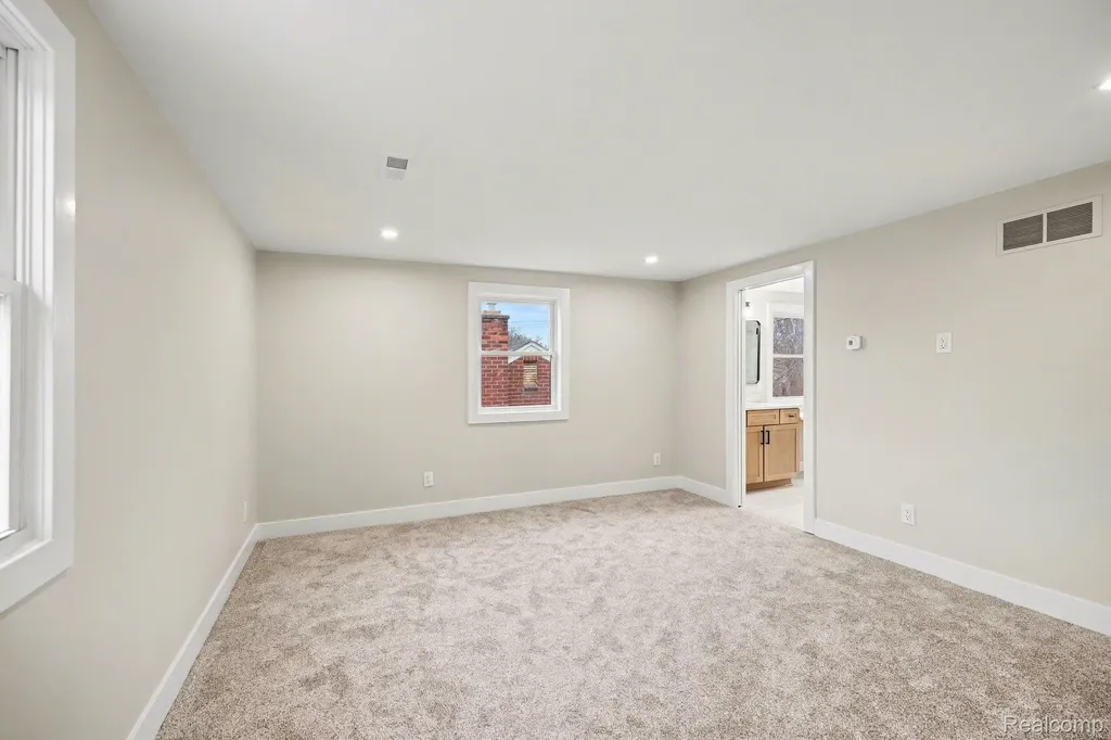 327 Normandy Road Royal Oak City MI 48073