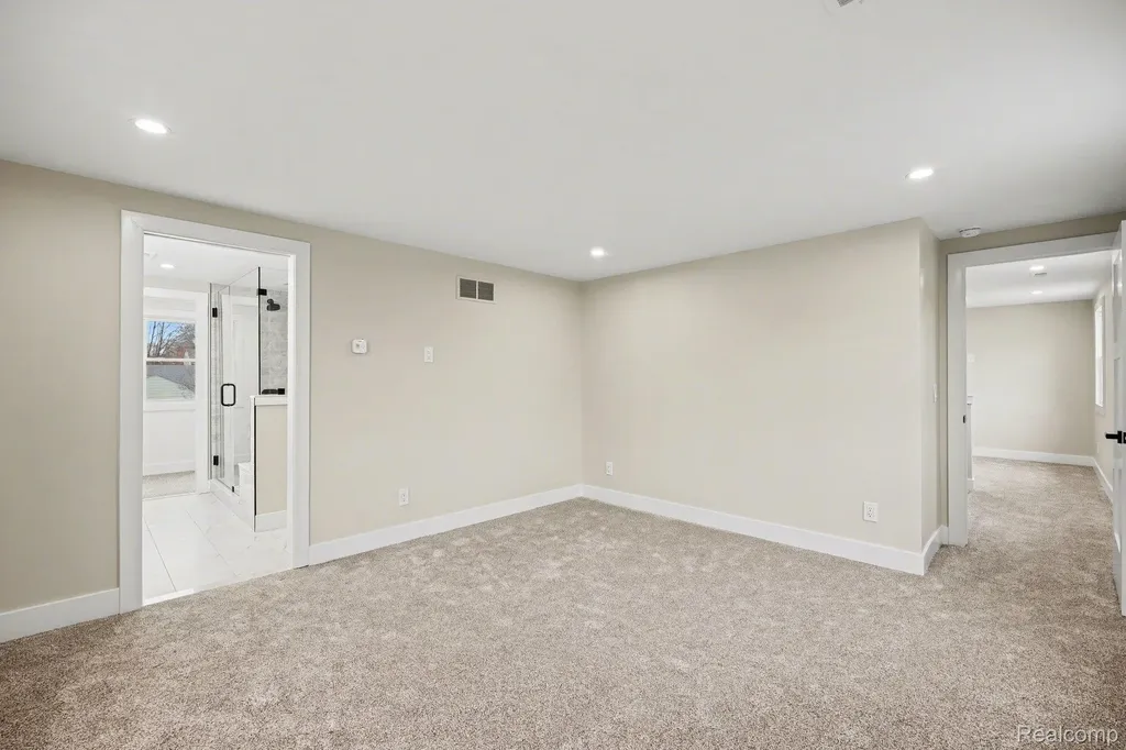 327 Normandy Road Royal Oak City MI 48073