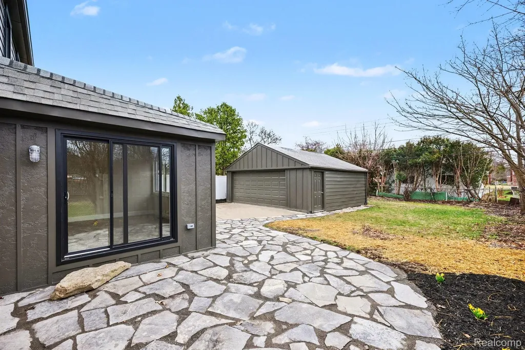 327 Normandy Road Royal Oak City MI 48073