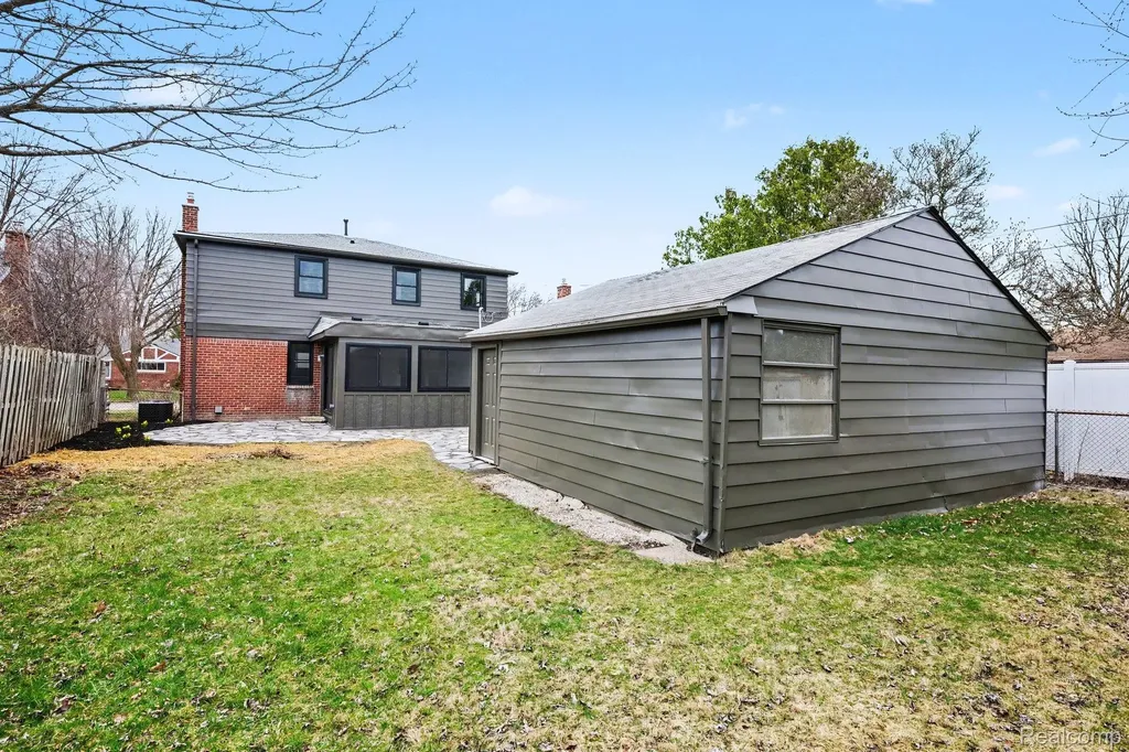 327 Normandy Road Royal Oak City MI 48073