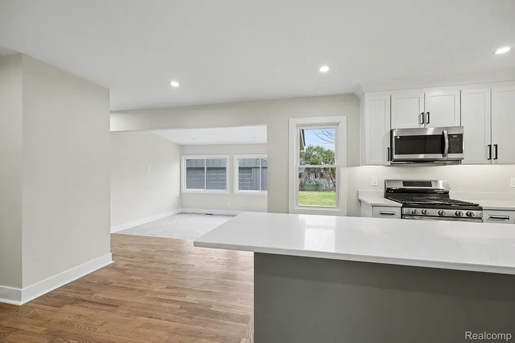 327 Normandy Road Royal Oak City MI 48073