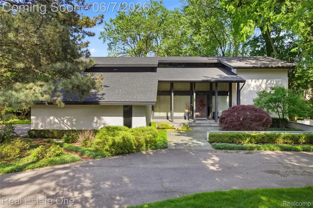 5321 Forest Way Bloomfield Hills City MI 48302