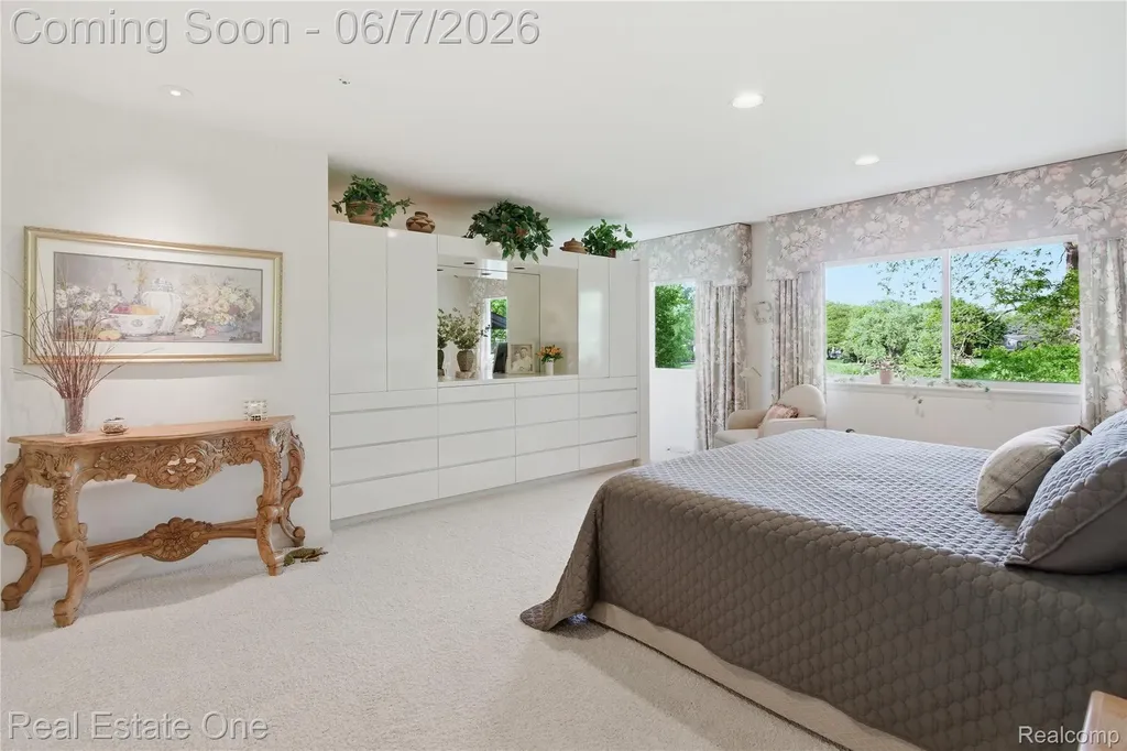 5321 Forest Way Bloomfield Hills City MI 48302