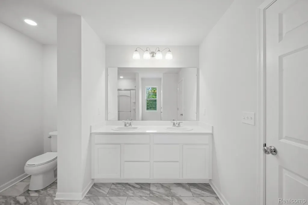 54821 Mockingbird Chesterfield Township MI 48047