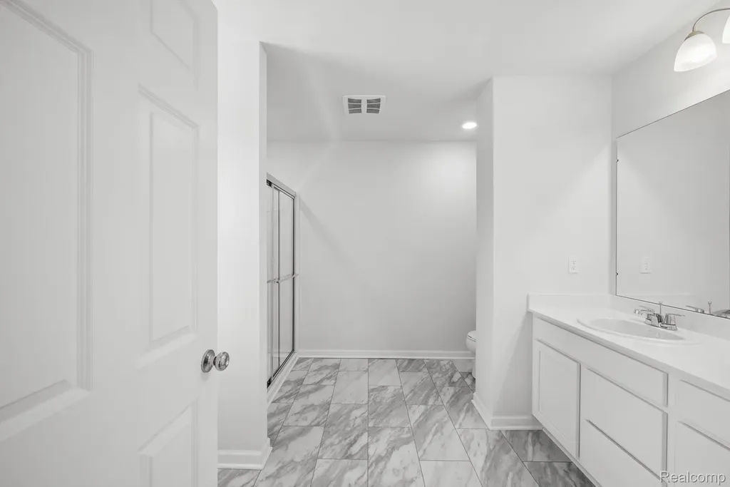 54821 Mockingbird Chesterfield Township MI 48047