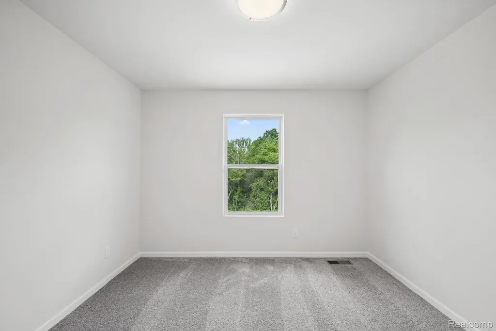 54821 Mockingbird Chesterfield Township MI 48047