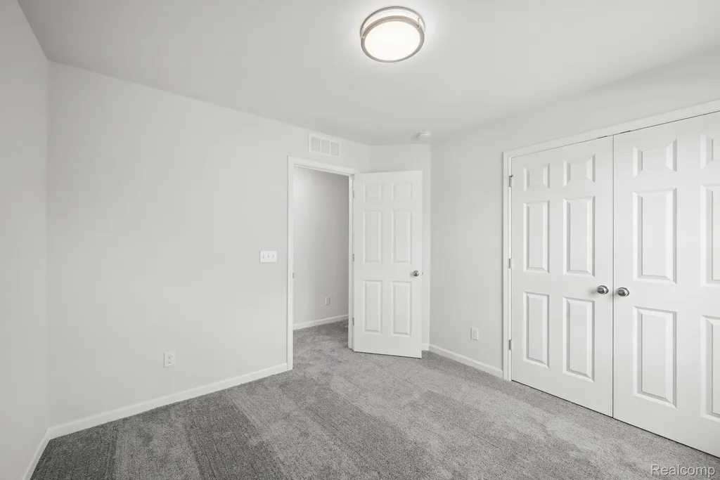 54821 Mockingbird Chesterfield Township MI 48047