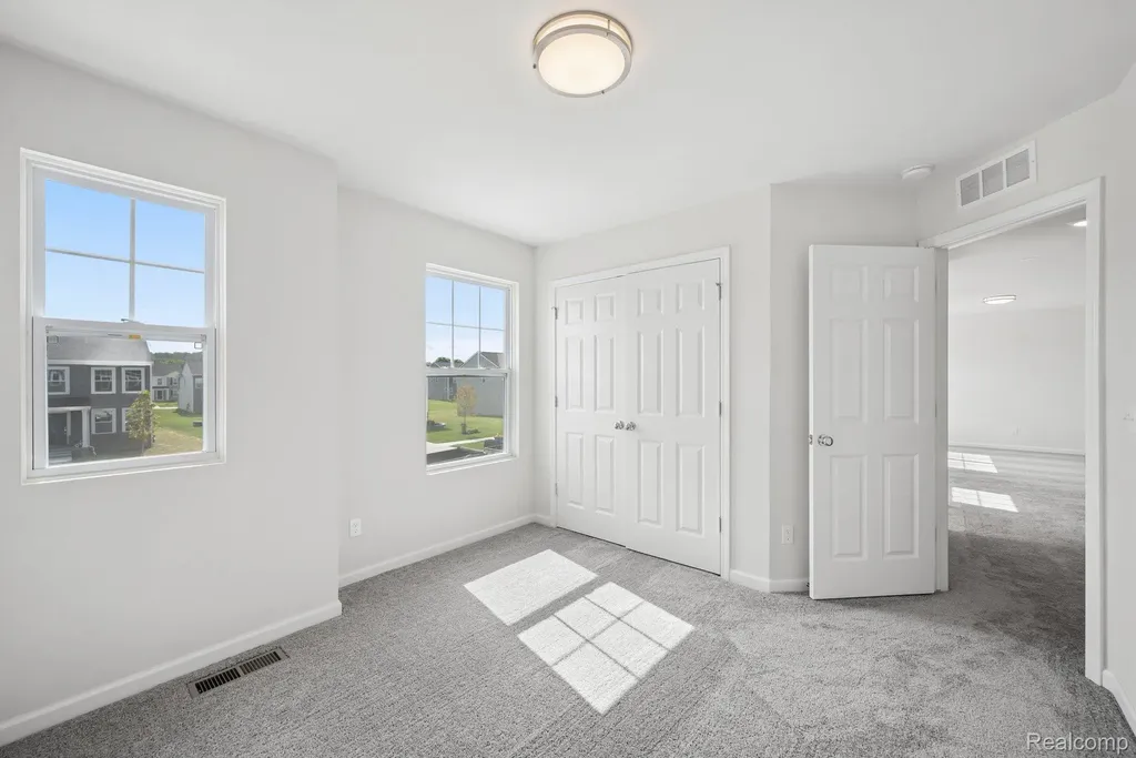 54821 Mockingbird Chesterfield Township MI 48047
