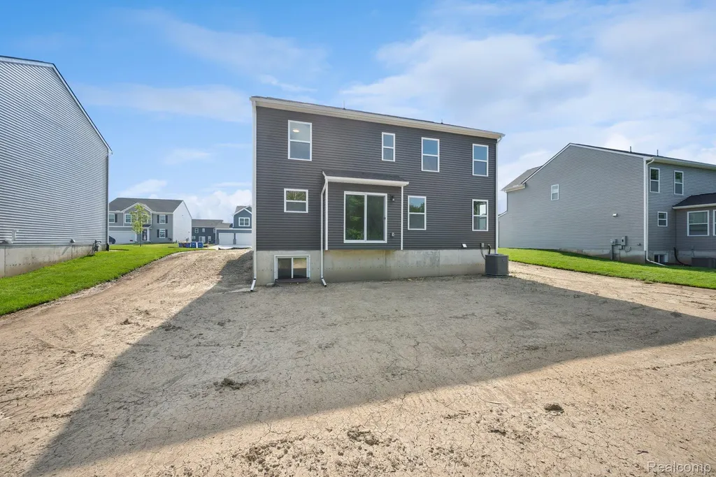 54821 Mockingbird Chesterfield Township MI 48047