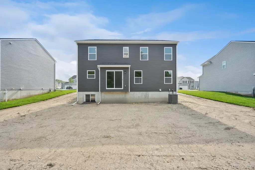 54821 Mockingbird Chesterfield Township MI 48047