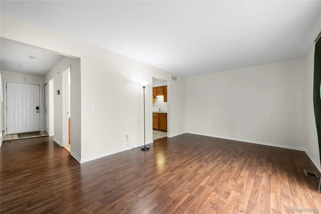 24762 Bashian Drive Novi City MI 48375